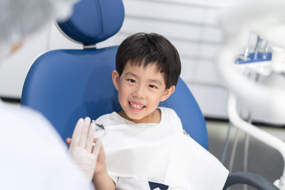乳牙蛀牙若未及時治療，可能影響到孩子的換牙